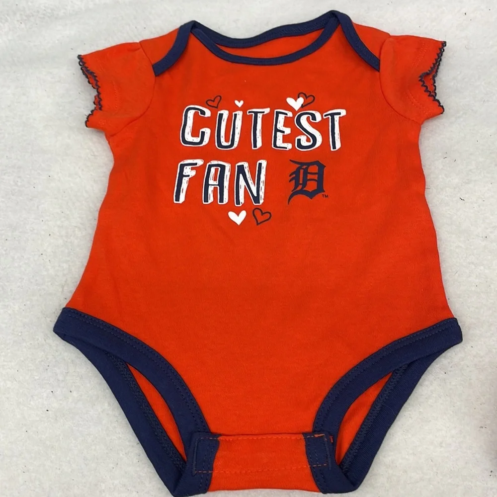 NEW!!! Detroit tigers baseball new onesie baby girl sz 0-3 mos - Picture 2 of 5